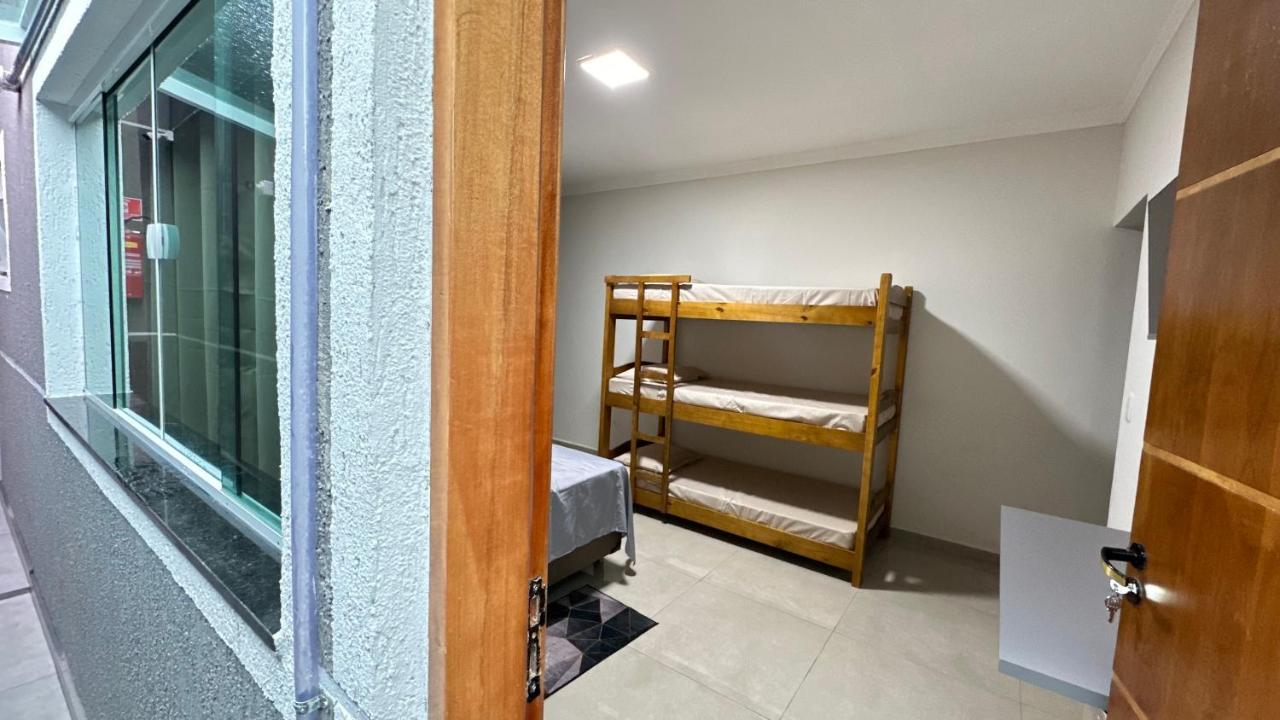 Guaru Inn Hostel กัวรูยุส ภายนอก รูปภาพ