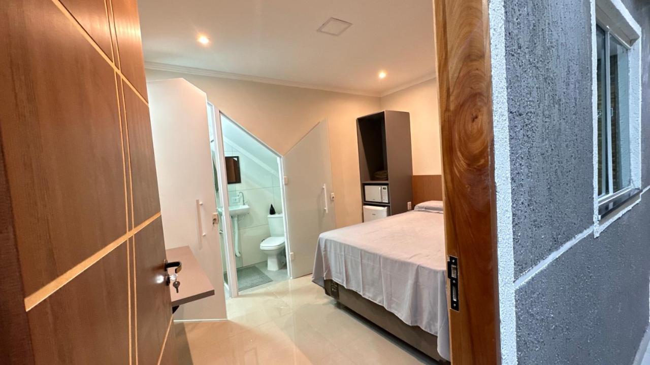 Guaru Inn Hostel กัวรูยุส ภายนอก รูปภาพ