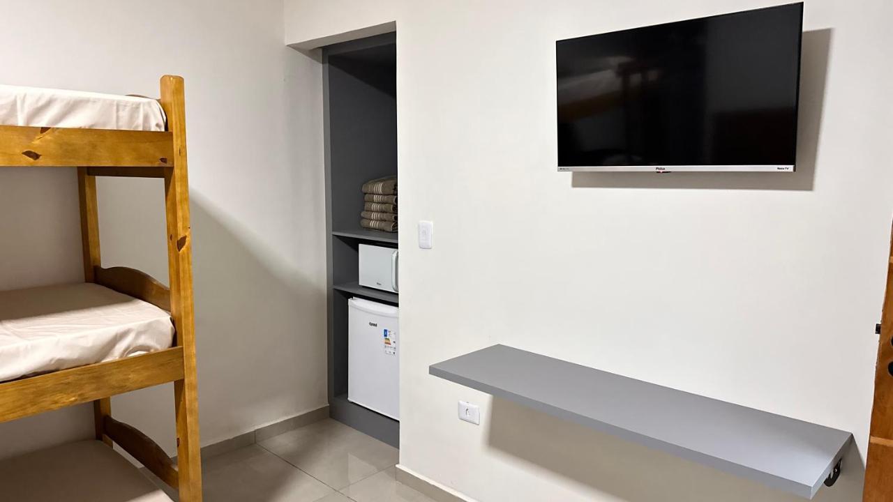 Guaru Inn Hostel กัวรูยุส ภายนอก รูปภาพ