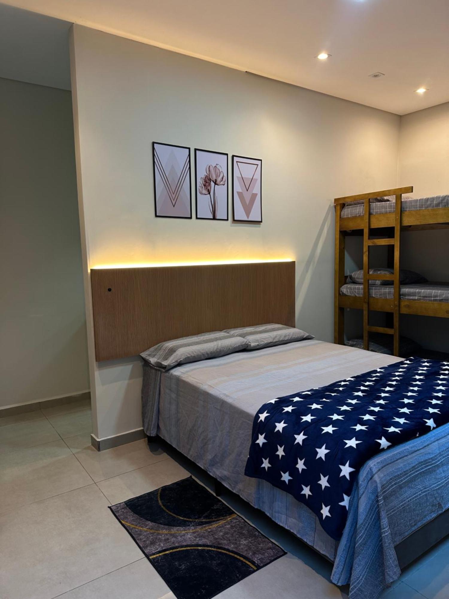Guaru Inn Hostel กัวรูยุส ภายนอก รูปภาพ