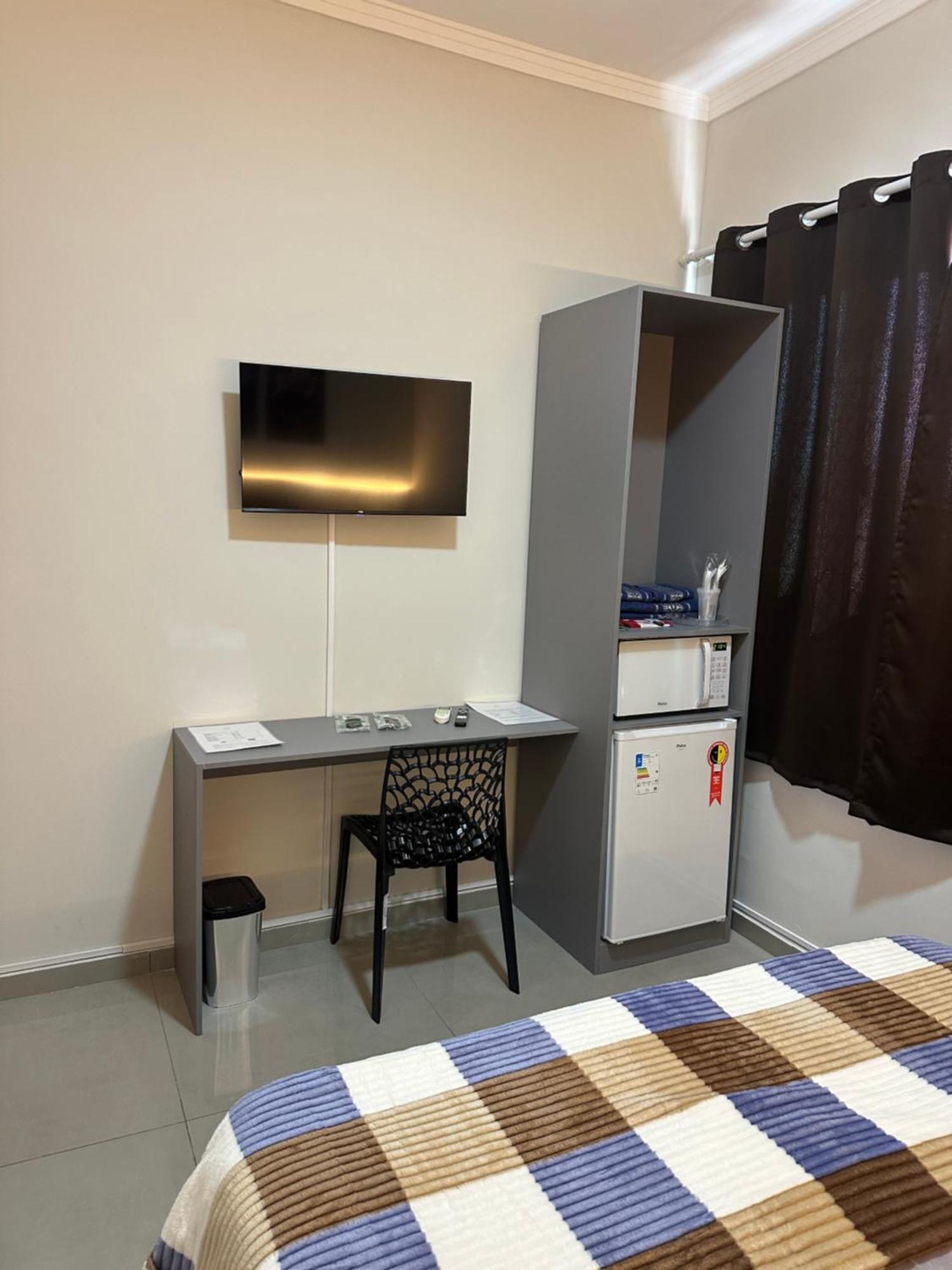 Guaru Inn Hostel กัวรูยุส ภายนอก รูปภาพ