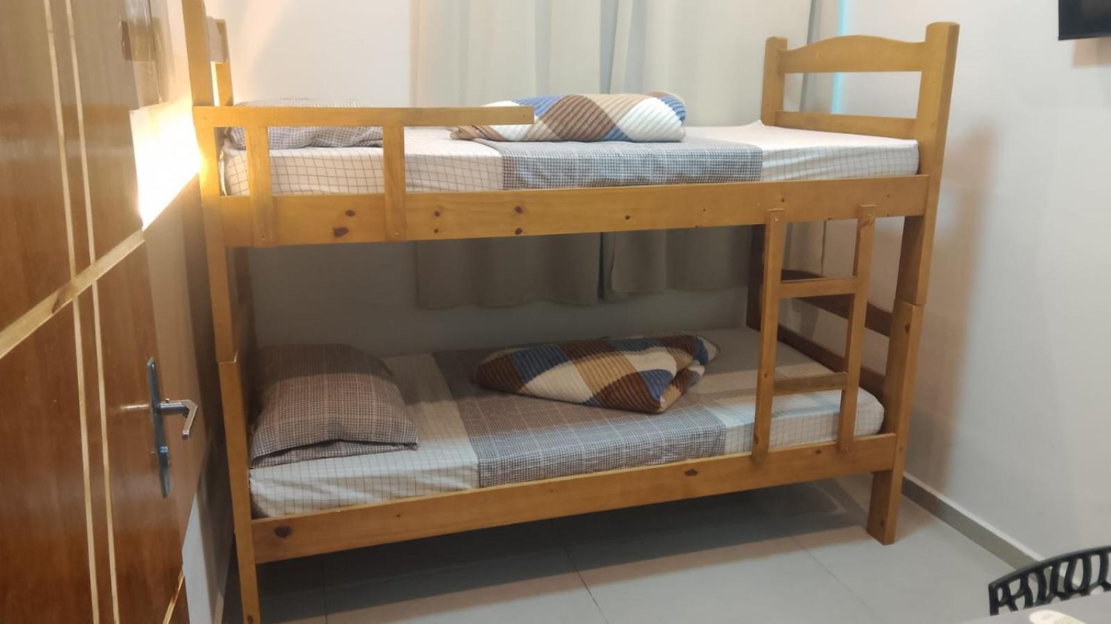 Guaru Inn Hostel กัวรูยุส ภายนอก รูปภาพ
