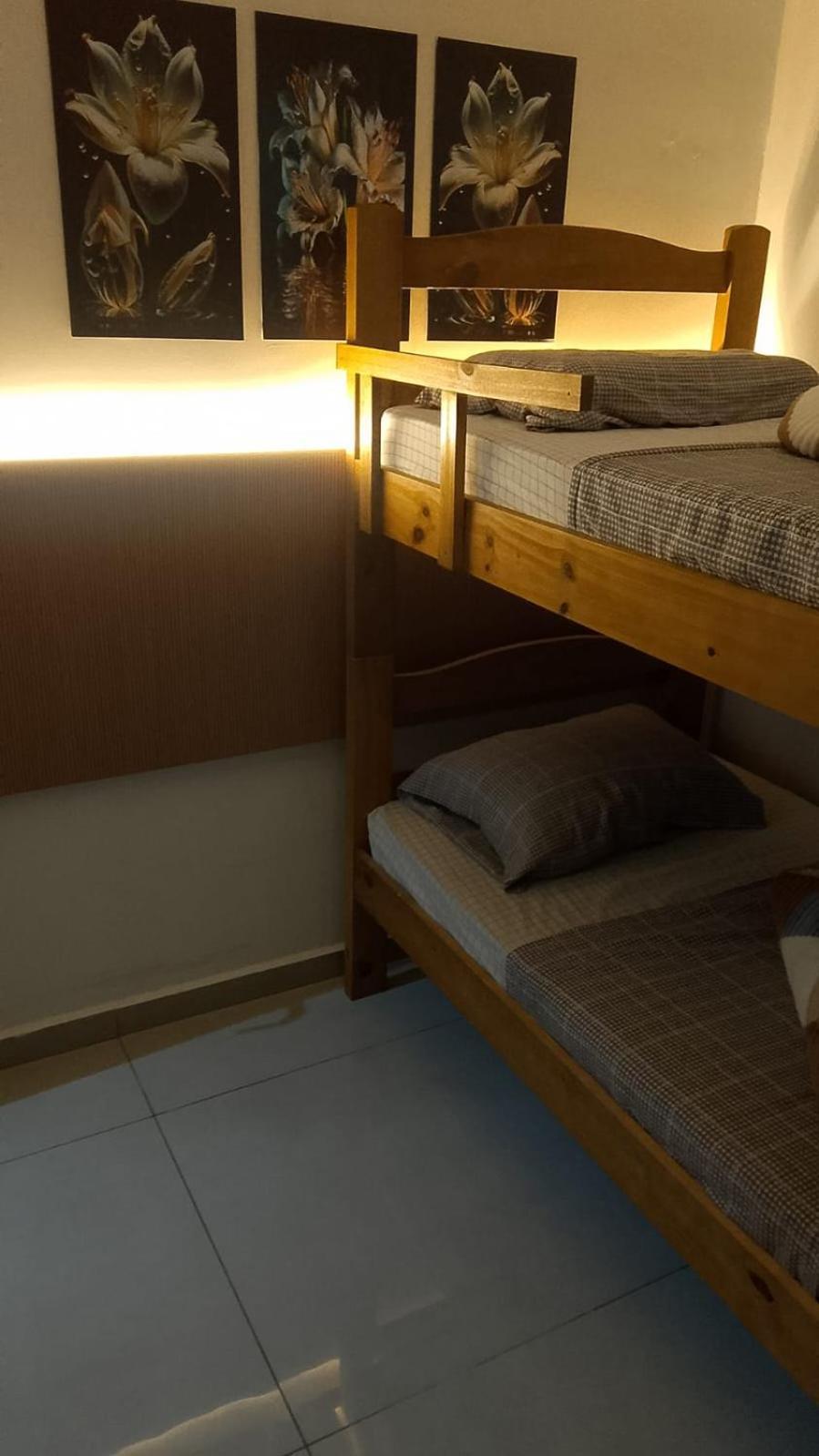 Guaru Inn Hostel กัวรูยุส ภายนอก รูปภาพ
