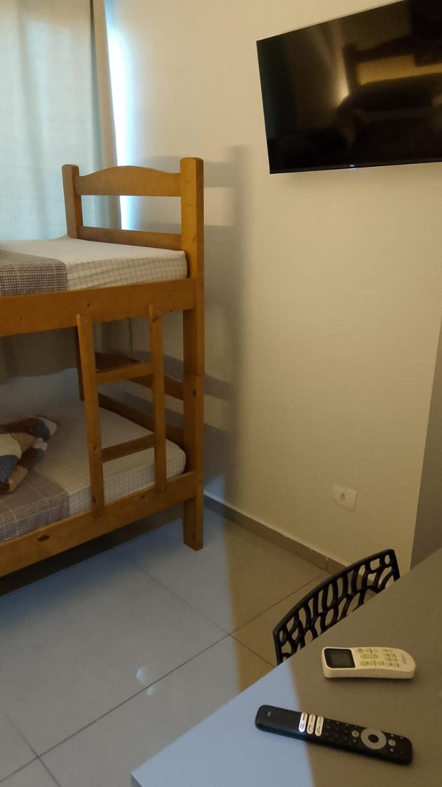 Guaru Inn Hostel กัวรูยุส ภายนอก รูปภาพ